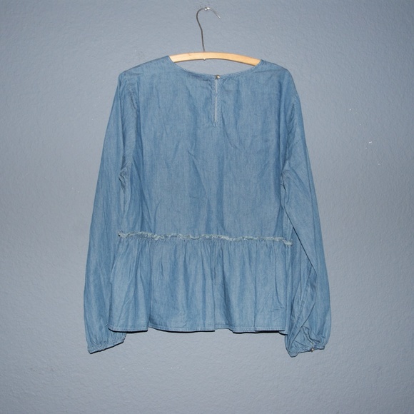 New UNIVERSAL THREAD Chambray Peplum Blouse NWT A8 - Picture 5 of 8
